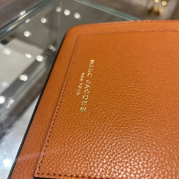 Marc Jacobs The Grind Leather Cosmetic Bag-S202L01PF22-240 - Picture 4 of 11